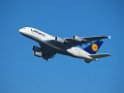 Lufthansa Airbus A 380 zu Besuch Flughafen Koeln Bonn P094